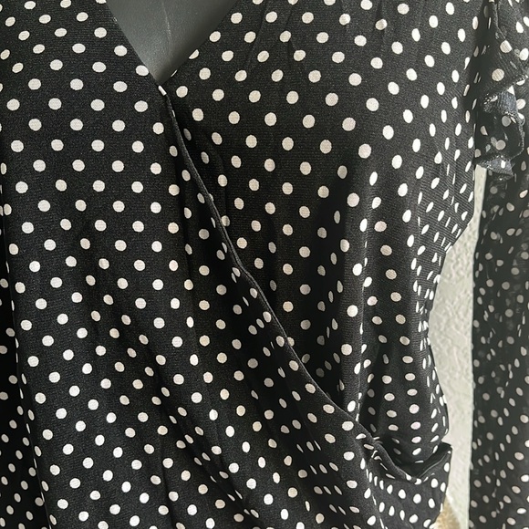 Fancy polkadot blouse, cold shoulder black-and-white - Picture 3 of 7